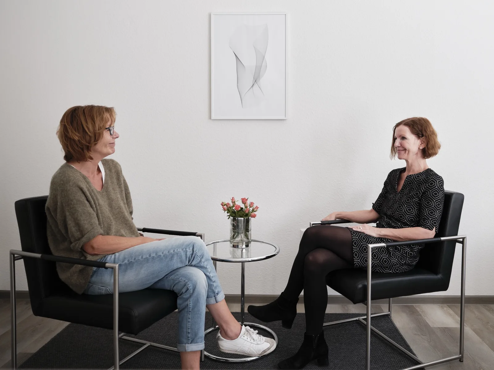 Psychotherapeutisches Einzelgespräch im Therapieraum